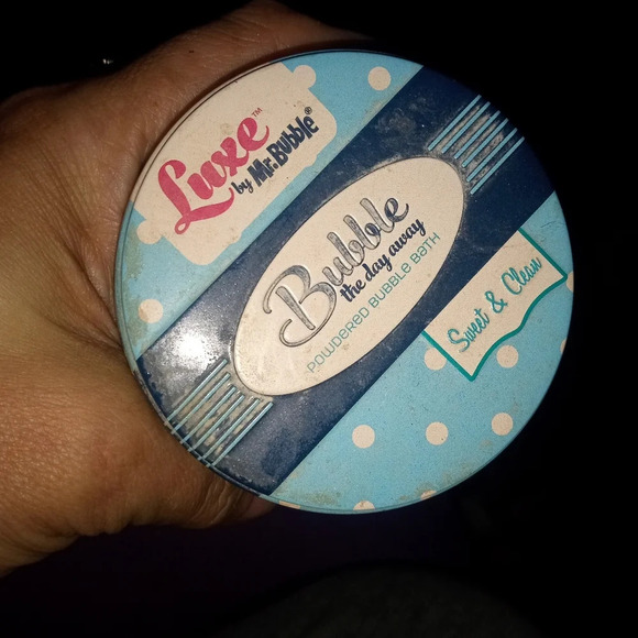 Luxe by Mr. Bubble Sweet & Clean Bubble the Day Away Powdered Bubble Bath Tin - Picture 5 of 5